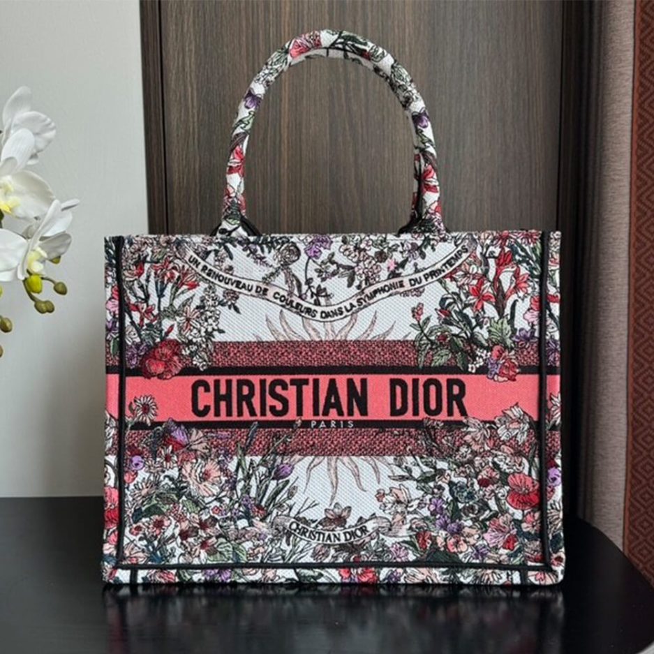 Medium D10r Book Tote