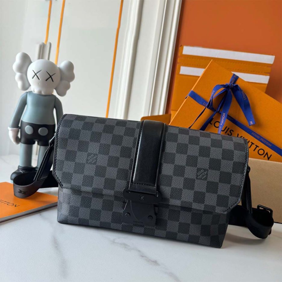 LV S-Cape Messenger
